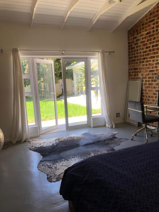 Bird Song Bedroom Homestay *